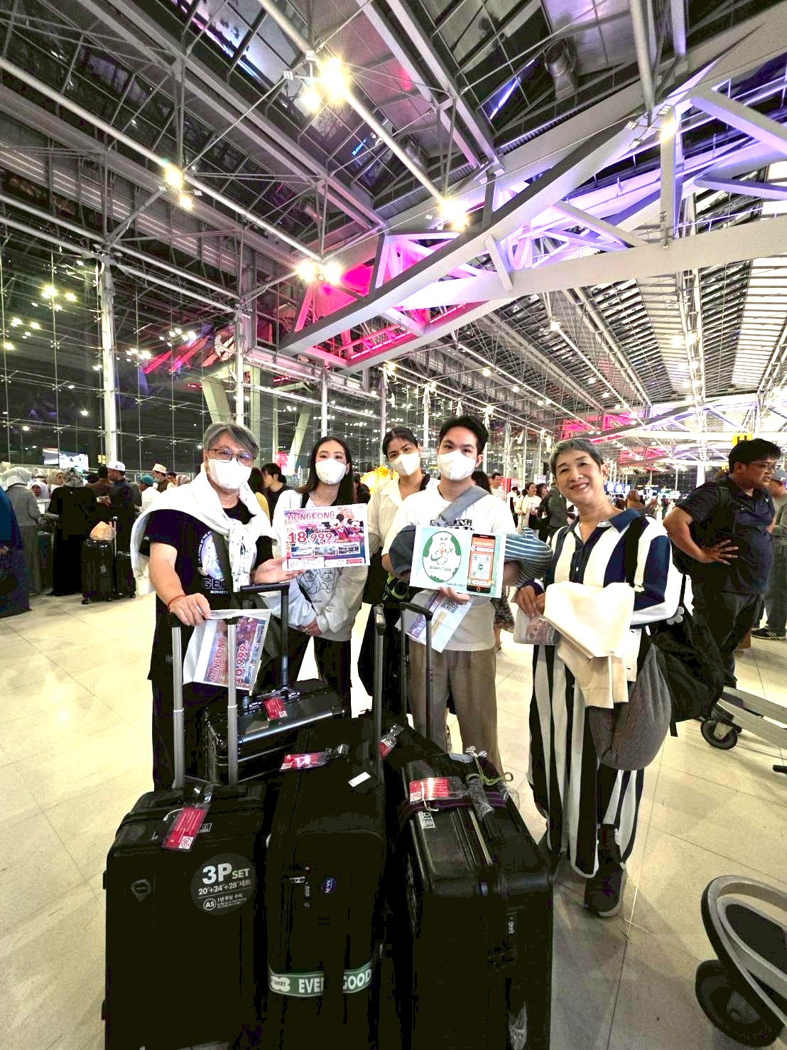	ขอบคุณลูกค้าที่น่ารักทุกท่าน เลือกเดินทางกับ #BunnyTour ✈️ ขอให้ทริปนี้เต็มไปด้วยความสุข ความประทับใจ และรอยยิ้มตลอดการเดินทางนะคะ ✨ #BunnyTourเที่ยวสบายใจไปกับเรา ลุยยยย✨