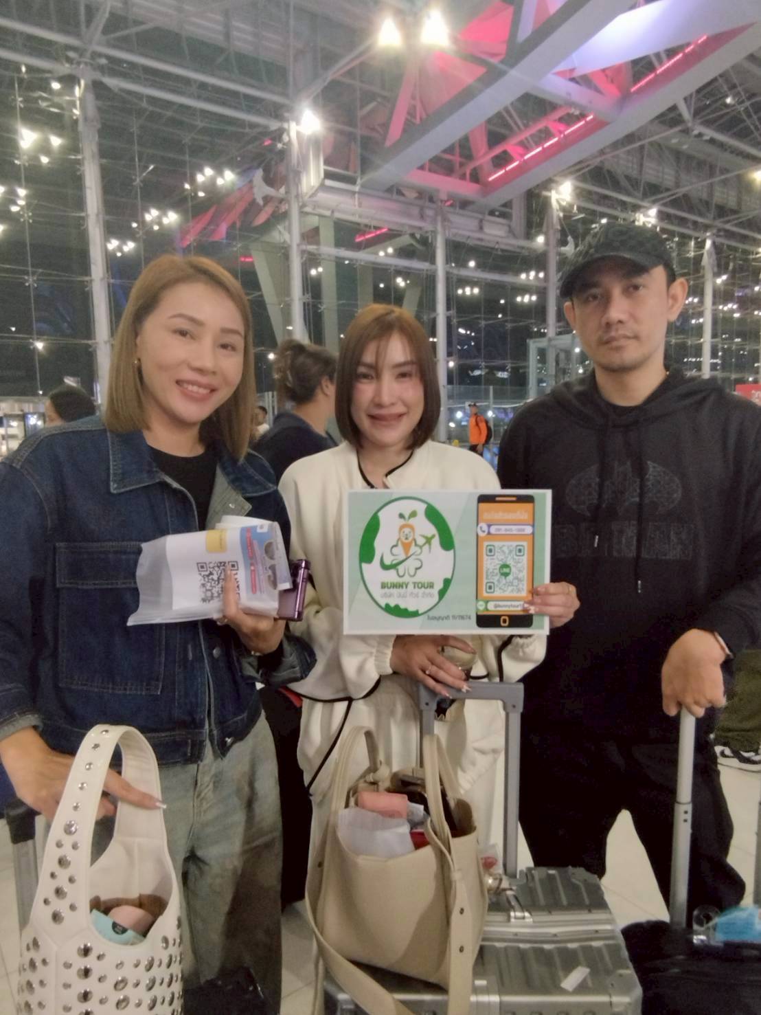 ✨ ขอบคุณลูกค้าน่ารักของเรา ✨#บันนี่ทัวร์ #BUNNYTOUR 
ที่ไว้วางใจเดินทางไปกับ Bunny Tour 
ขอให้ทุกทริปเต็มไปด้วยความสุข สนุก และประทับใจตลอดการเดินทาง ✈️
ลูกค้า  คุณธัญญพัทธ์ และขอบครอบครัว ✨
 เก็บรอยยิ้มและความทรงจำดีๆ ไปด้วยกันกับ